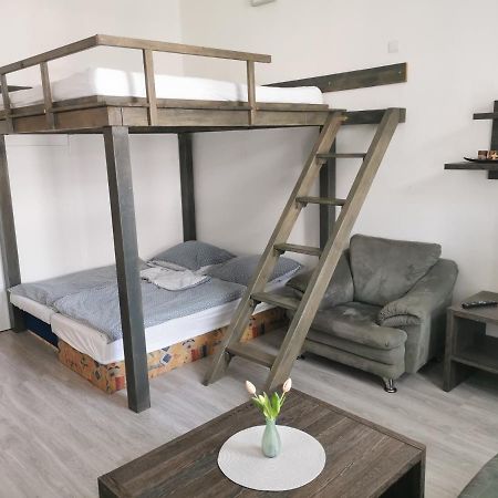 Centrum Apartman Kukucinova6 Caşonia Exterior foto