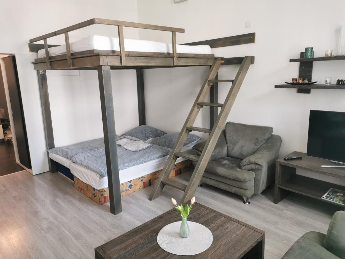 Centrum Apartman Kukucinova6 Caşonia Exterior foto